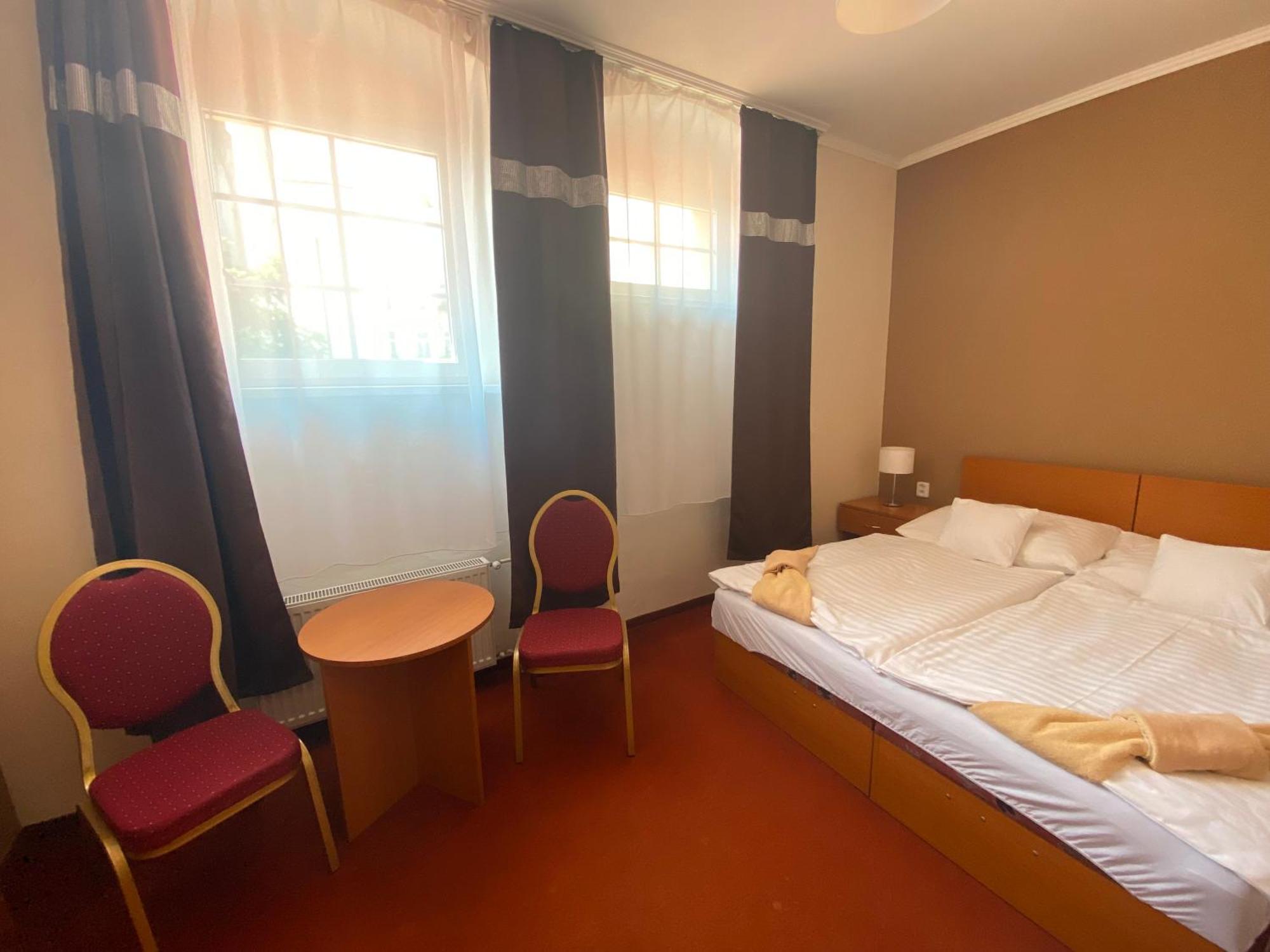 Hotel Cerny Orel Zatec Eksteriør bilde